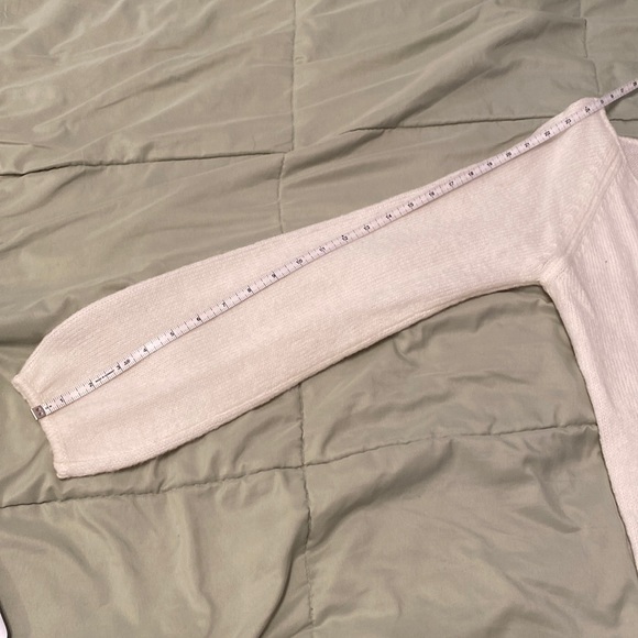 Dainty bow sweater - Picture 7 of 7